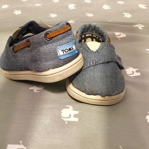 Toddler Girls Toms shoes
